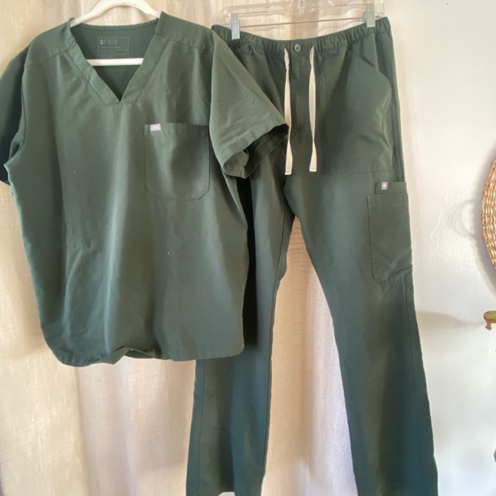 Figs Large Green Scrubs set. - Great condition